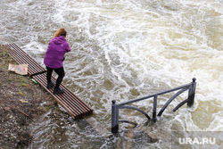 Поднятие уровня воды в реке Исеть. Екатеринбург, паводок, наводнение, подтопление