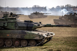 Минобороны показало транспортировку захваченного под Авдеевкой танка Leopard. Видео