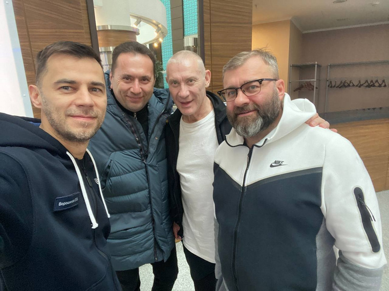 Глава Нового Уренгоя Андрей воронов опубликовал в соцсетях фото с актерами сериала «Полярный»