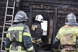 Сгоревший дом в селе Шмаково, где погибли дети. Курган, мчс, пожар, сгоревший дом, последствия пожара, пожарные, последствия  пожара, противопожарная служба