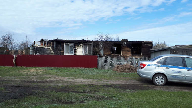 Также от огня пострадала соседняя квартира в доме