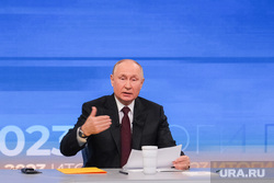 Путин заявил о необходимости искать выгоду при реагировании на санкции