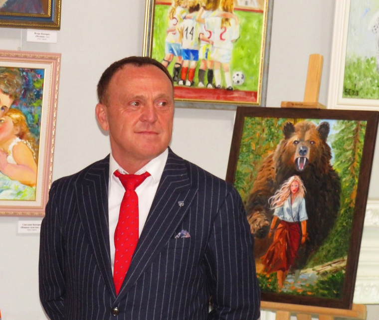 Мэр Краснокамска Игорь Быкариз откроет персональную выставку картин