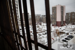 Места убийств пенсионеров и полицейского. Екатеринбург, балкон, решетка, многоквартирный дом
