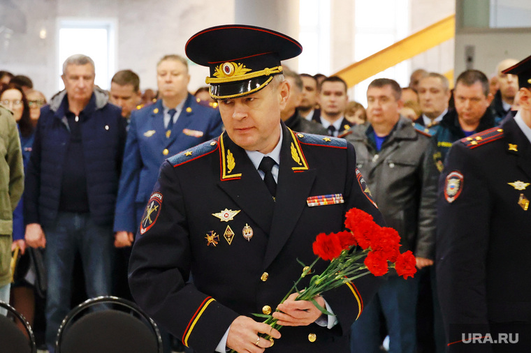 Также в прощании принял участие начальник регионального УМВД, генерал-майор Дмитрий Свинов