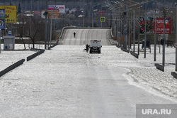 Курганские власти не смогут построить мост на шоссе Тюнина, которое затопило. Видео