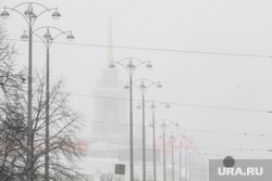 Снег на улицах Екатеринбурга, администрация екатеринбурга, фонари освещения, снегопад