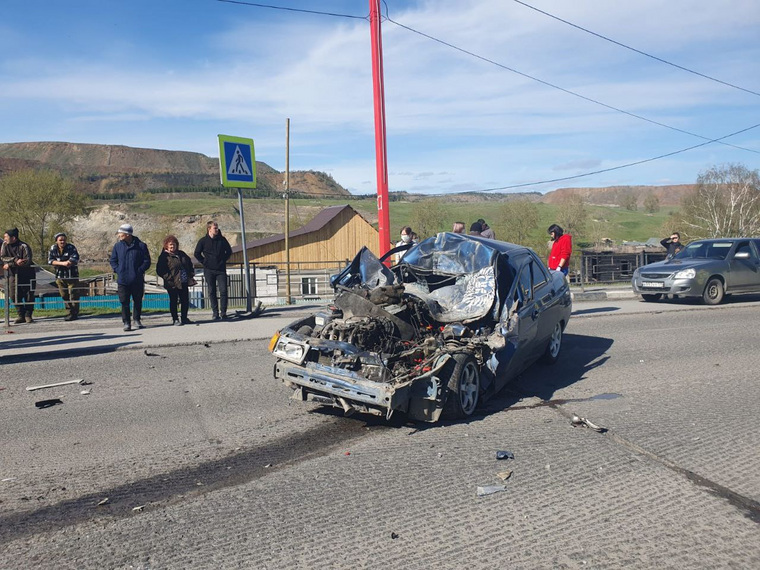 Водитель ВАЗа скончался на месте аварии