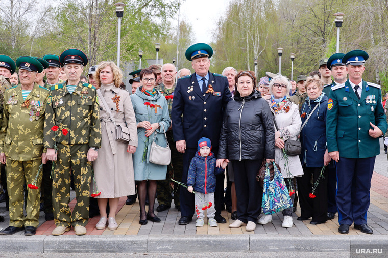 К представителям ветеранских организаций, ветеранам боевых действий и участникам СВО присоединились школьники