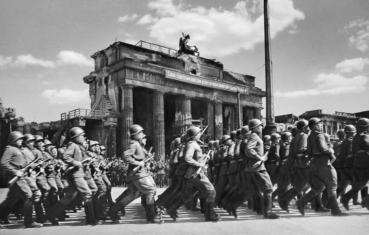 Парад Победы 7 сентября 1945 года в Берлине 