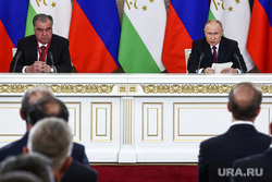 Владимир Путин и Эмомали Рахмон на встрече в Кремле. Москва, путин владимир, рахмон эмомали