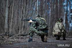 Военно-тактическая подготовка гражданского населения на полигоне. Пермь, тренировка, автомат калашникова, военные, солдаты, оружие, вооружение, подготовка, ак, вооруженные силы, вооруженные люди, вооруженный человек, весна, солдат, мобилизация, сво, военный, ак 74