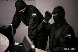 Обыск в "Ренова". Москва, фсб, силовики, маски-шоу