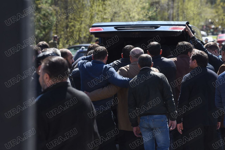 Многие приехали из других городов и регионов