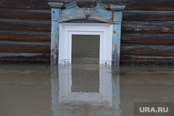 Паводок, Городской пляж. Ишим. Тюмень, изба, половодье, уровень воды, наводнение, потоп, дом, окно, разлив