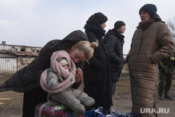 Эвакуация людей из осажденного Мариуполя. Украина, ребенок, эвакуация, мама, семья, украина, мариуполь, беженцы, гуманитарная катастрофа