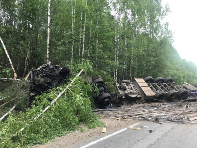 Дорожную автоаварию спровоцировал водитель большегруза