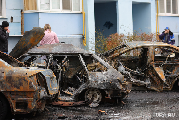 Последствия обстрелов Белгорода (архивные фотографии, часть 2). Белгород, разрушения, обстрел, сгоревшие автомобили, белгород, название тега
