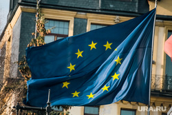 Флаг Европейского Союза и других стран, входящих и не входящих в ЕС. 28 марта 2024. Москва, флаг евросоюза, флаг ес