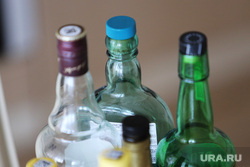 Алкоголь. Курган, алкоголизм, виски, алкоголь, бутылки, стеклотара, вино, суррогатный алкоголь