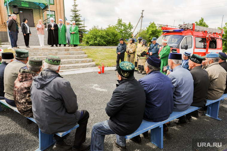В первой части тренировке духовникам рассказали о правилах поведения во время пожара