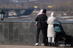 Обзорная по городу. Пермь , коляска, семья, набережная, зима, пара, отдых, река кама, весна, осень