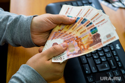 Деньги. Челябинск, взятка, зарплата, кредит, долг, пять тысяч, валюта, деньги, тысячи, рубли, подкуп, микрозайм, вымогательство