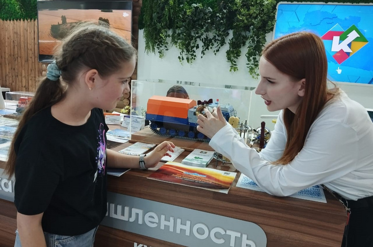 На выставке школьников познакомили с достижениями Курганской области