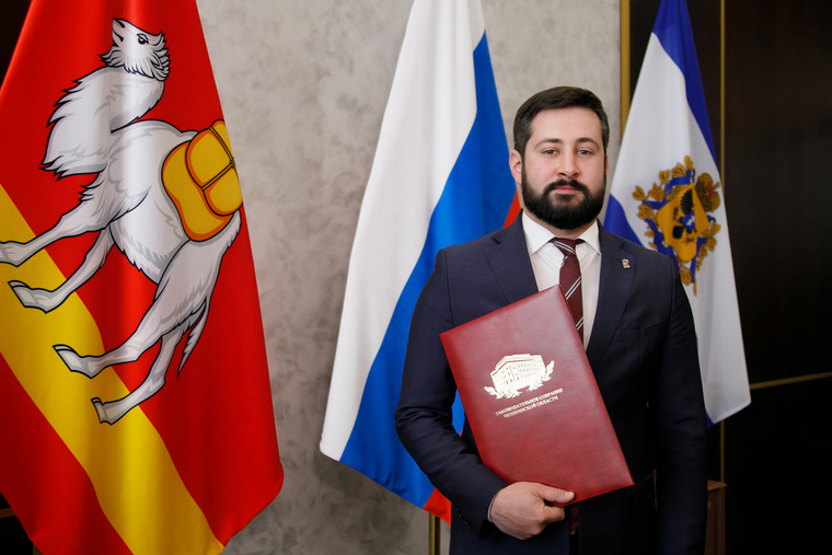 Тамерлан Цаликов в Херсонской областной думе возглавляет комитет по законодательству, местному самоуправлению и регламенту