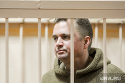 Мера пресечения Александру Виноградову в суде центрального района. Челябинск , клетка, виноградов александр, судтюрьма