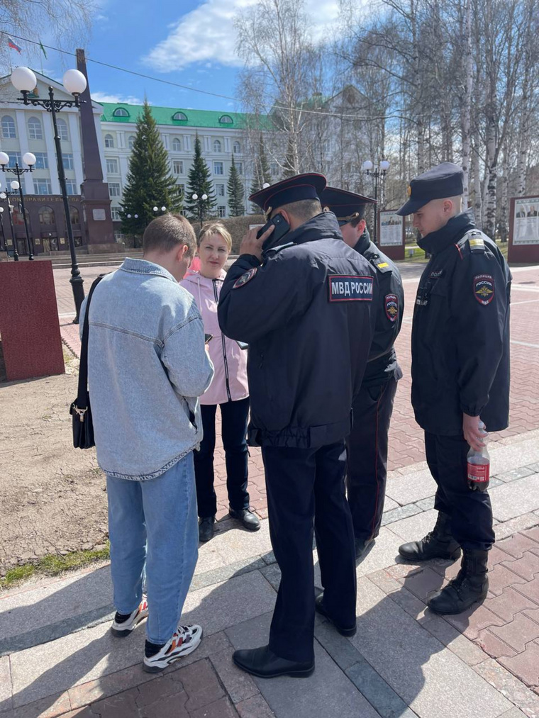 Полиция забрала зоозащитницу в участок