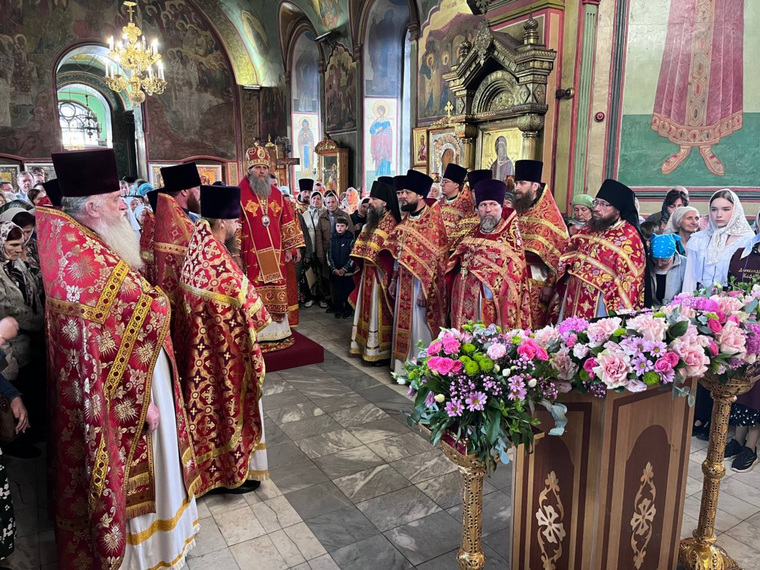В соборе проходит Литургия