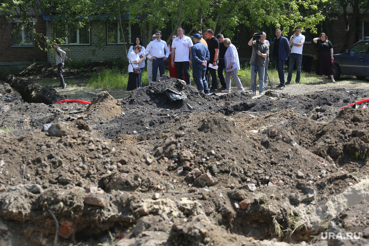 В районе Мыса обустраивают сквер на улице Мусоргского. По планам, его строительство должны закончить в октябре текущего года. Но подрядчик уверил, что работы завершат ко Дню города.