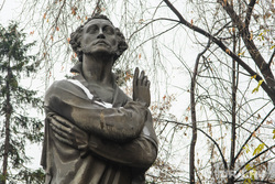 Уличный ремонт. Екатеринбург, памятник пушкину