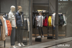 Бутики одежды в торговом центре I MALL. Пермь, магазин одежды