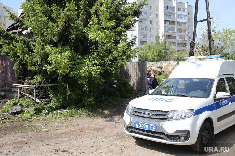 Район ночного пожара по ул Хабаровская,2. Тюмень , полиция, дпс