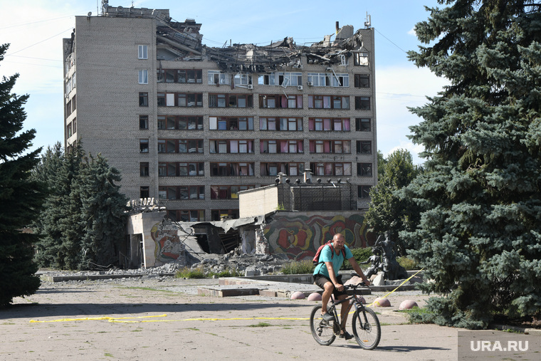 Прямое попадание ракеты в гостиницу в Светлодарске. ДНР, Светлодарск, Светлодарск
