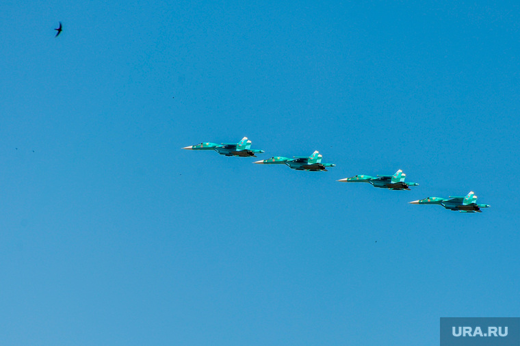 Празднование Дня Победы. Челябинск, су34, бомбардировщик, су-34