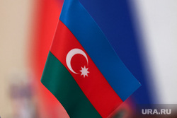 Российско-азербайджанские переговоры в Баку с участием премьер-министра России Михаила Мишустина. Баку, азербайджан, азербайджанский флаг