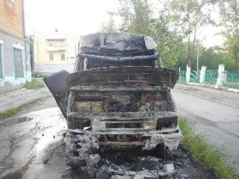 Злоумышленник поджог автомобиль ранним утром 
