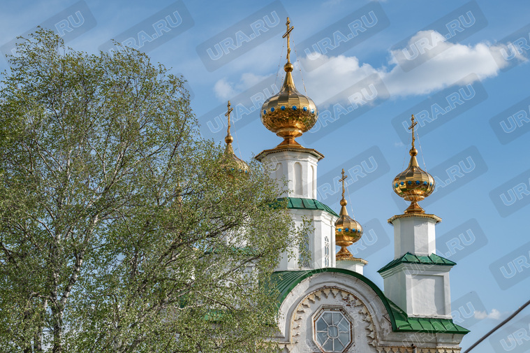 Епископ оказался одним из первых служителей церкви, подвергшихся аресту и пыткам после прихода к власти Юлиана Отступника