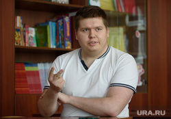 Данил с детства мечтал стать хирургом