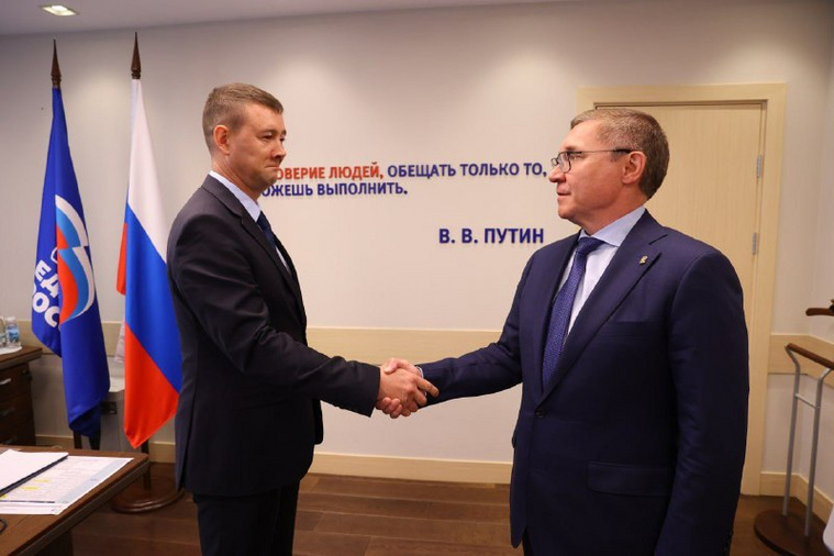 Загайнов (слева) пройдет стажировку в Екатеринбурге