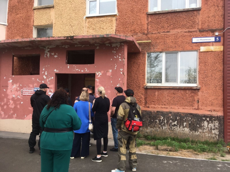 Полицейские и общественники Нового Уренгоя провели рейд против пропаганды запрещенных веществ