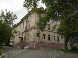 Вид на здание поликлиники №1 в Новоуральске