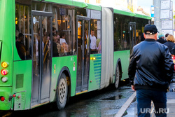 Автобусы. Тюмень, остановка, автобусная остановка, автобус, остановка автобусная