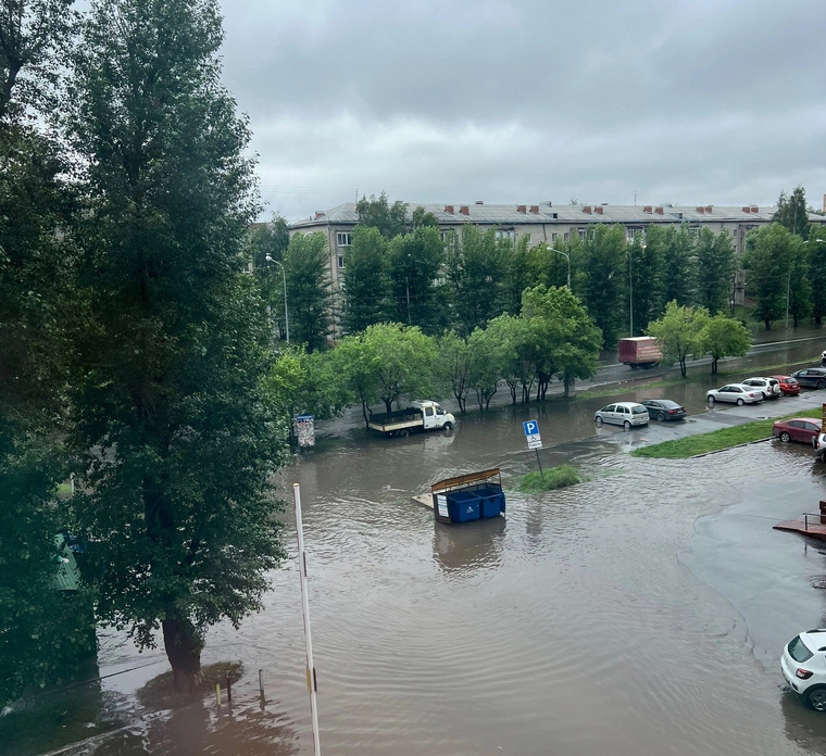 Вода погрузила Заречный микрорайон под воду