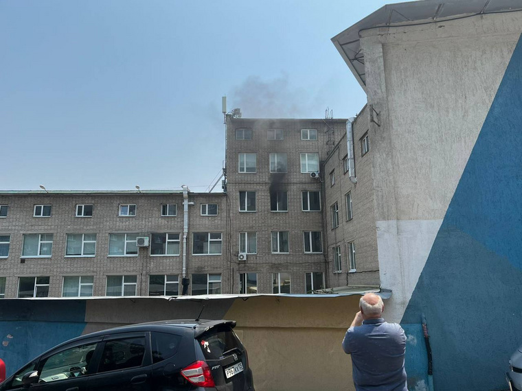 Сильное задымление наблюдалось в одной из аудитории в главном корпусе университета