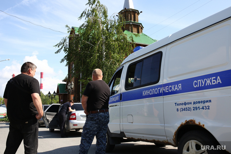 Полиция осмотрела территорию мечети, куда 1 июля неизвестный подкинул останки свиньи