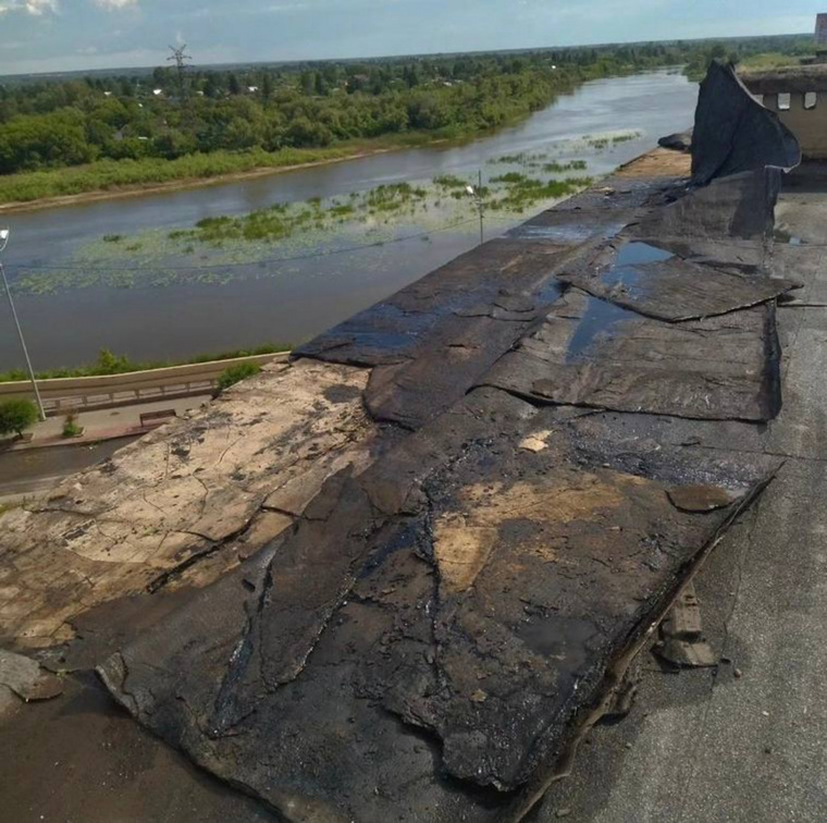 Так выглядит крыша курганского дома после сильного шторма